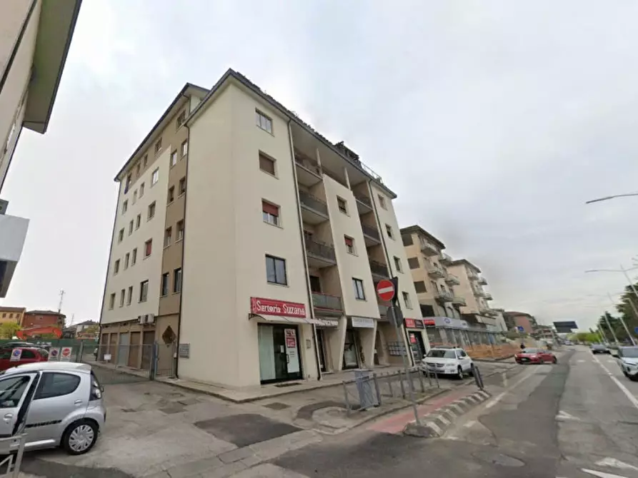 Immagine 10 di Appartamento in vendita  in Viale San Lazzaro 7 a Vicenza