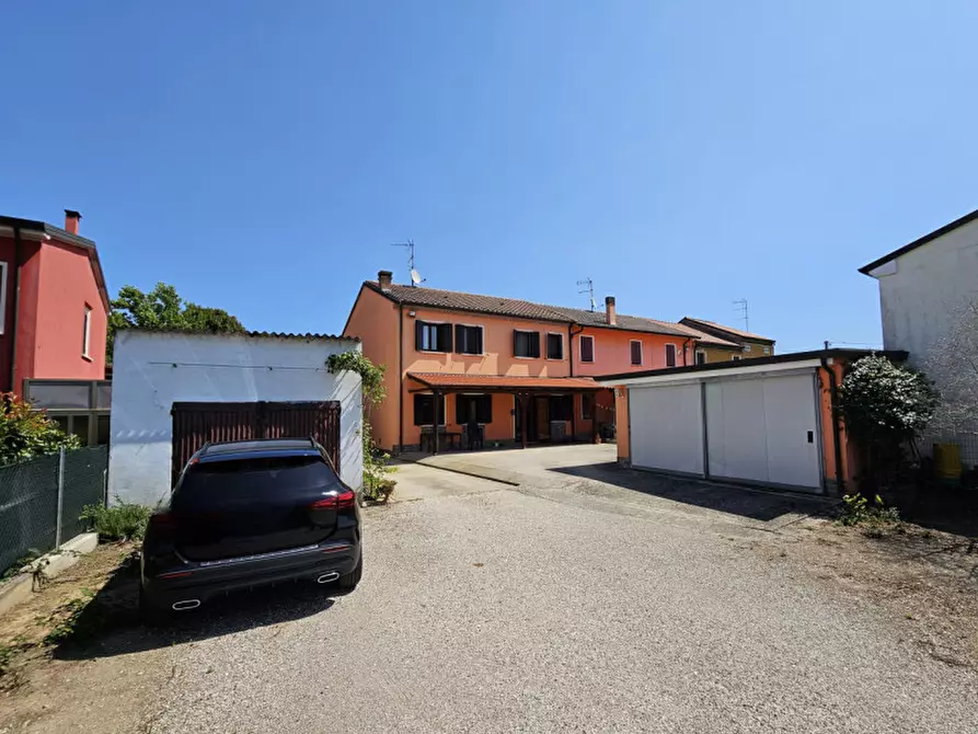 Immagine 10 di Villetta a schiera in vendita  in VIA ORTI a Badia Polesine