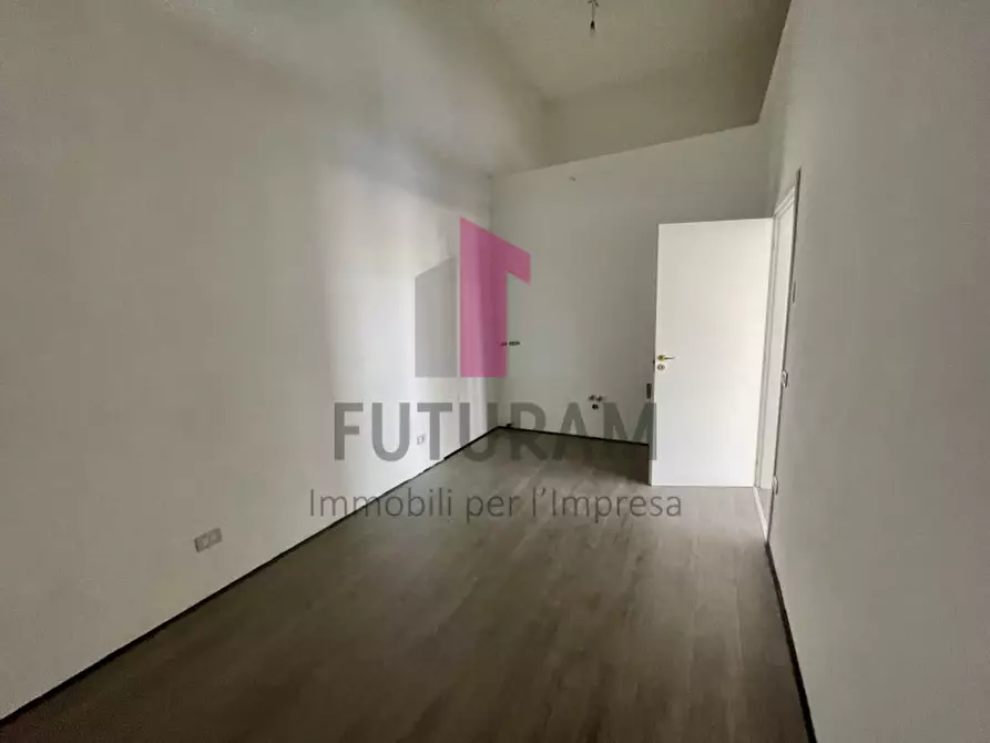 Immagine 13 di Negozio in affitto  a Grumolo Delle Abbadesse