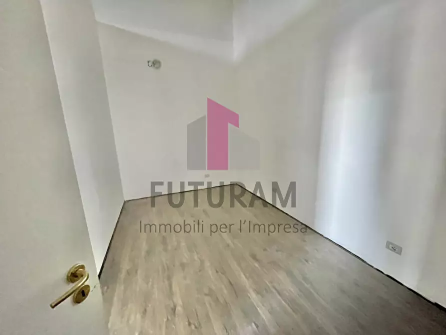 Immagine 16 di Negozio in affitto  a Grumolo Delle Abbadesse
