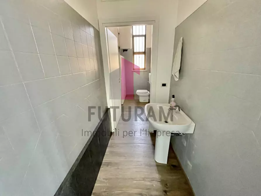 Immagine 19 di Negozio in affitto  a Grumolo Delle Abbadesse