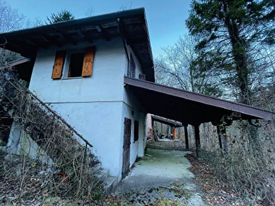 Immagine 1 di Casa indipendente in vendita  in Via Chiamp, 11 a Vito D'asio