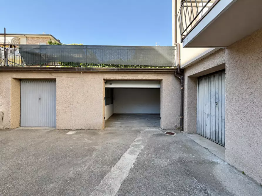 Immagine 1 di Magazzino in vendita  in Via Guglielmo Oberdan a Brescia