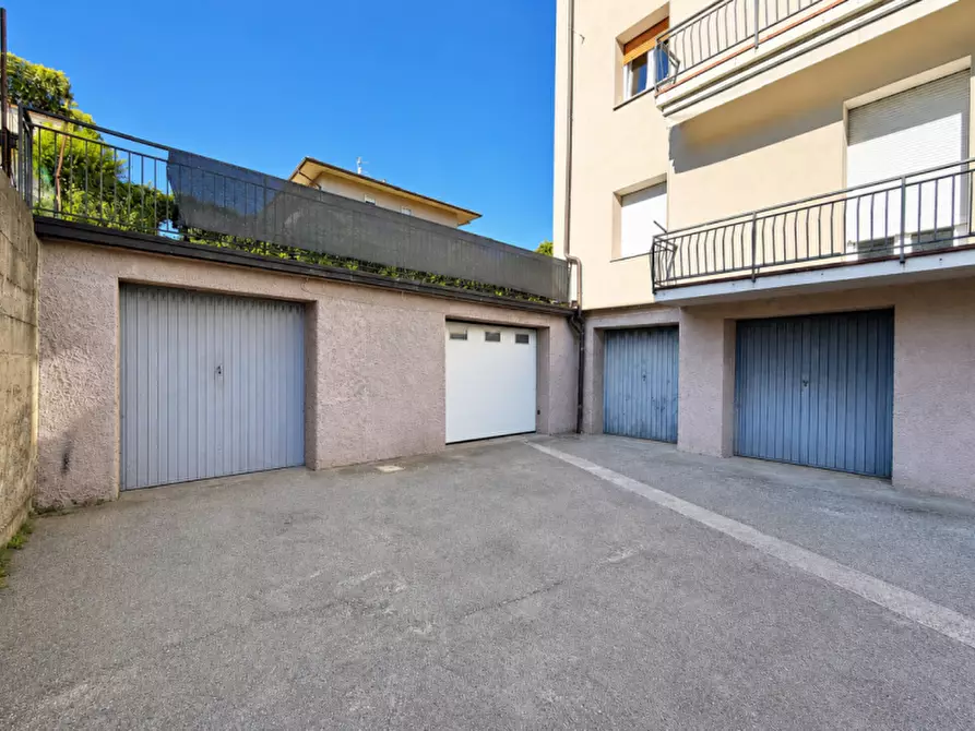 Immagine 2 di Magazzino in vendita  in Via Guglielmo Oberdan a Brescia