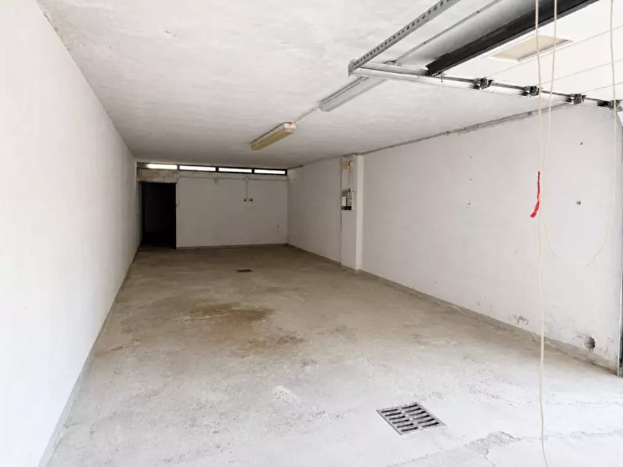 Immagine 4 di Magazzino in vendita  in Via Guglielmo Oberdan a Brescia