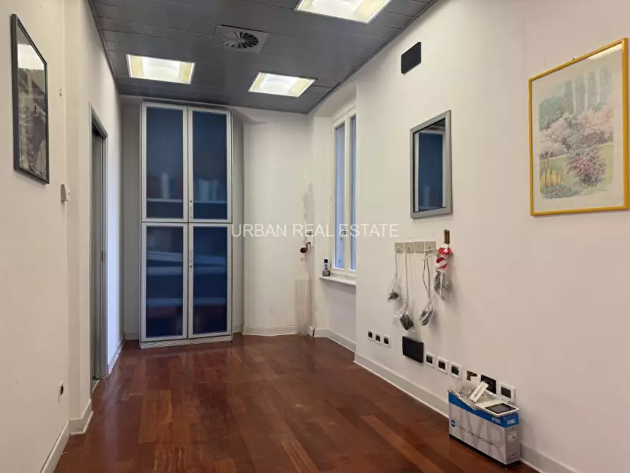 Immagine 2 di Appartamento in vendita  in Via Paganini 2 a Trieste