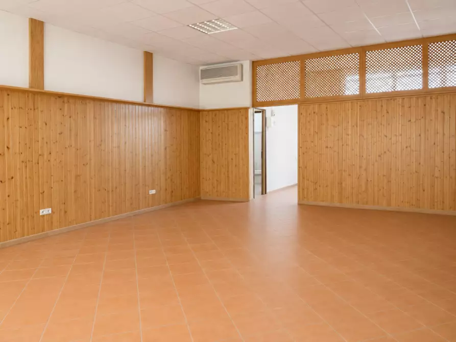 Immagine 6 di Negozio in vendita  in Via Luigi Pirandello a Bologna