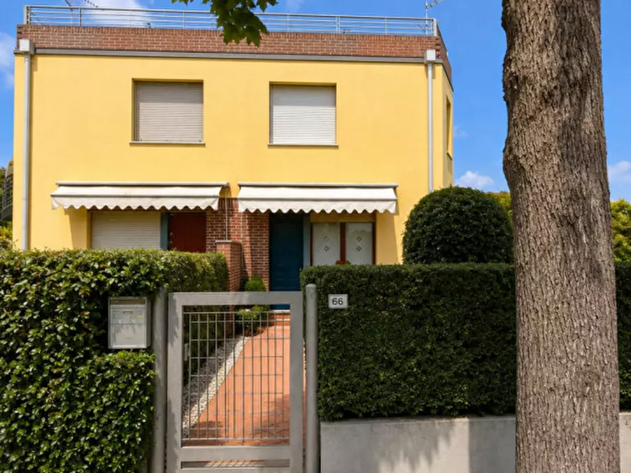 Immagine 1 di Villetta a schiera in vendita  in Viale spalato a Montagnana