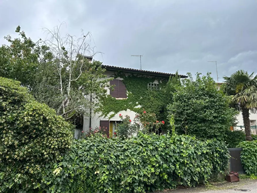 Immagine 1 di Appartamento in vendita  in Via Monte Spinoncia, 48, 36061 Bassano del Grappa VI, Italia a Bassano Del Grappa