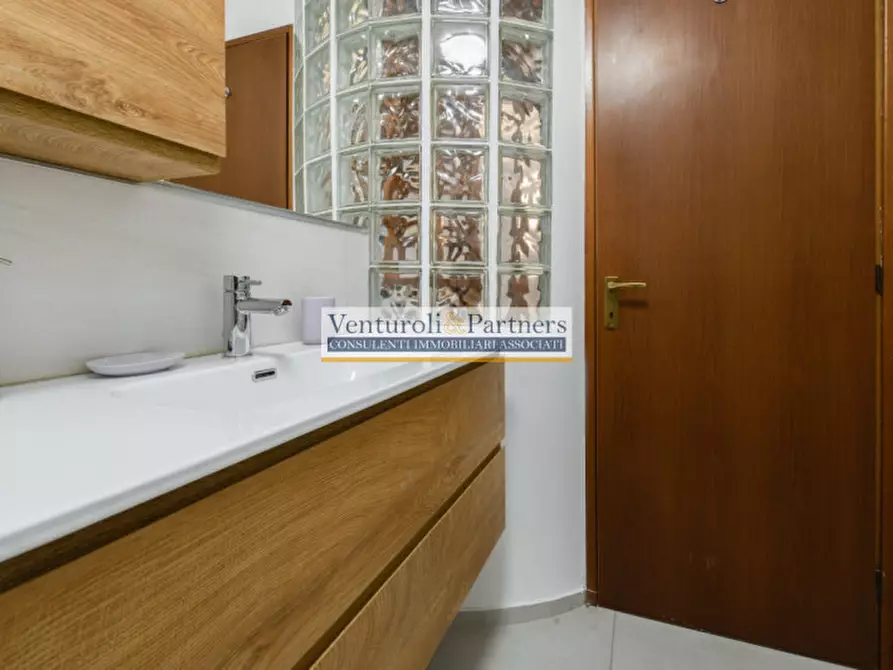 Immagine 12 di Appartamento in vendita  in Via Giuseppe Garibaldi a Desenzano Del Garda