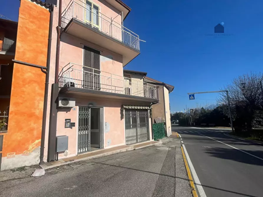 Immagine 1 di Casa indipendente in vendita  in via san rocco a Manerba Del Garda