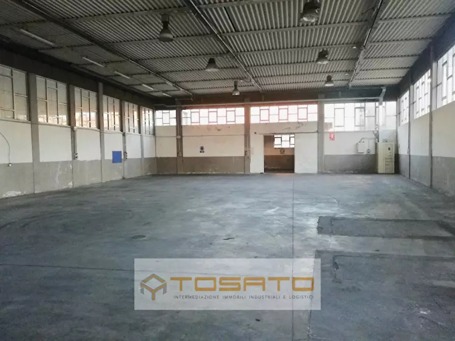 Immagine 3 di Capannone industriale in vendita  a Verona