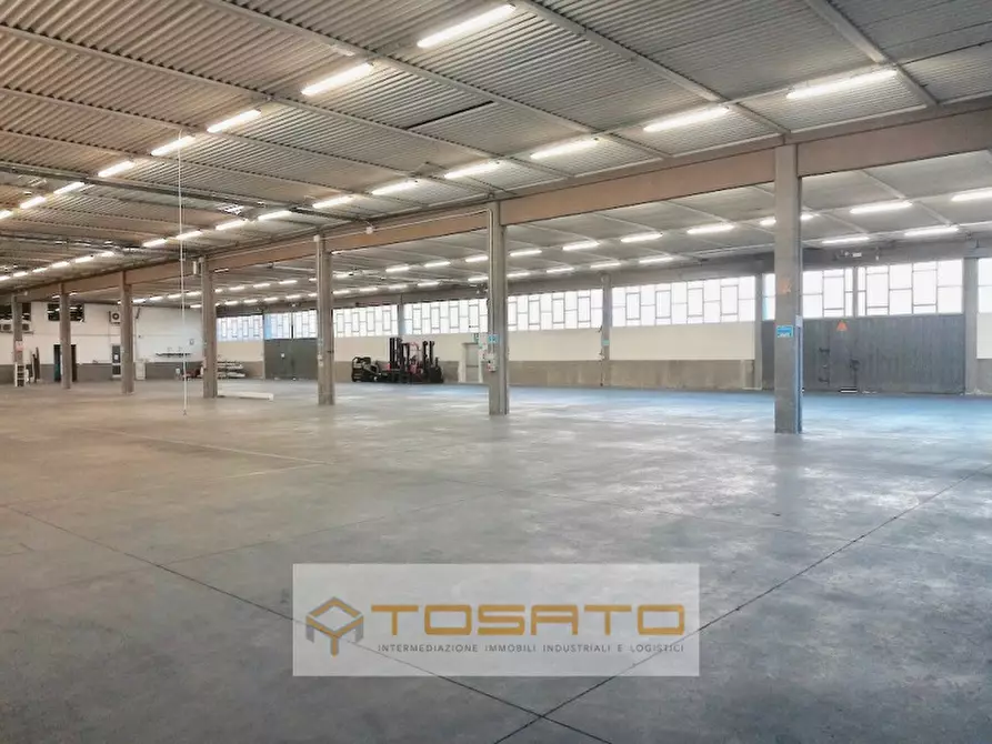 Immagine 5 di Capannone industriale in vendita  a Verona