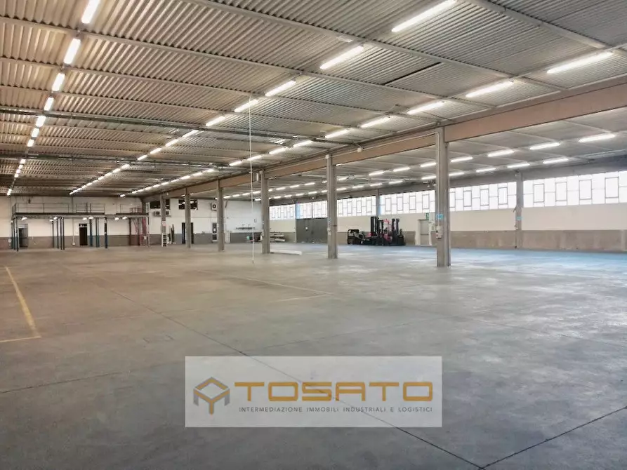 Immagine 6 di Capannone industriale in vendita  a Verona
