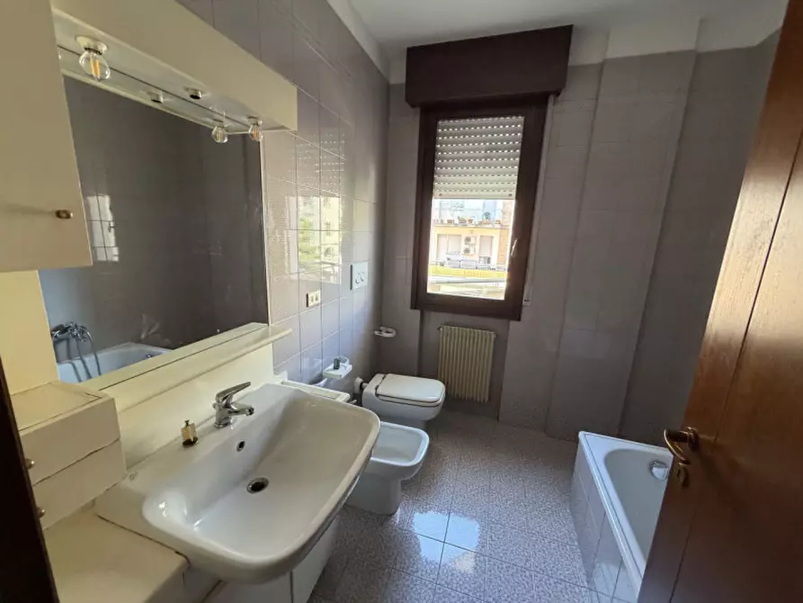 Immagine 12 di Appartamento in affitto  in Via Divisione Nannetti n. 120 a Vittorio Veneto
