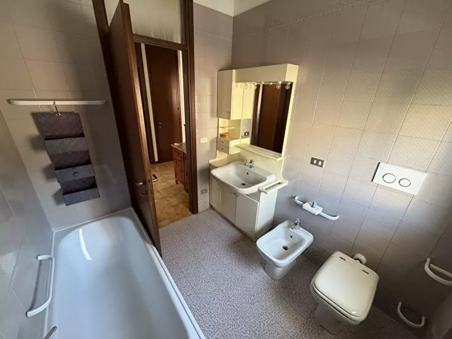 Immagine 13 di Appartamento in affitto  in Via Divisione Nannetti n. 120 a Vittorio Veneto
