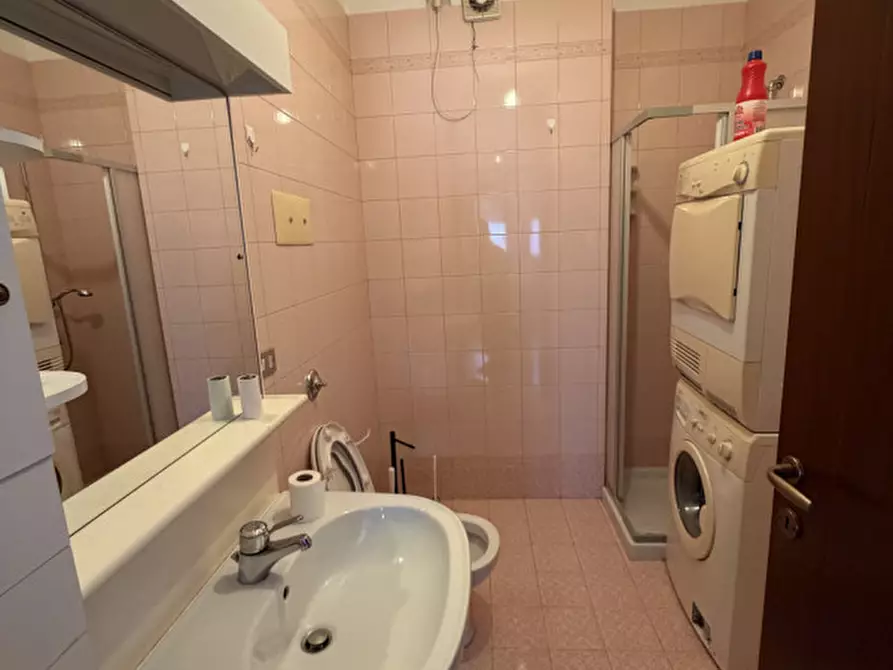Immagine 16 di Appartamento in affitto  in Via Divisione Nannetti n. 120 a Vittorio Veneto