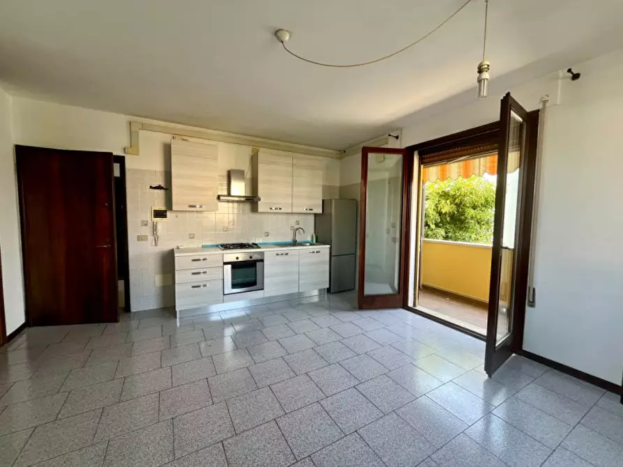 Immagine 1 di Appartamento in vendita  in Via Enrico Fermi a Due Carrare