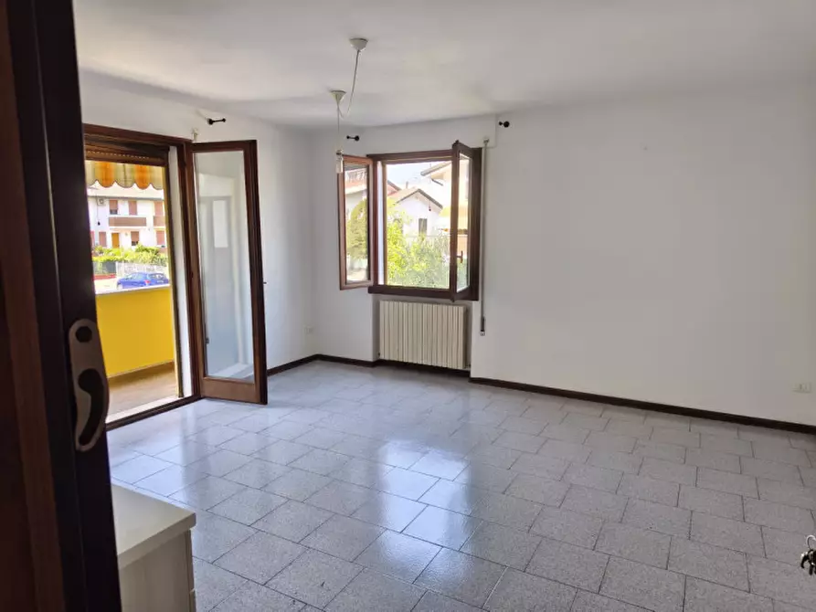 Immagine 6 di Appartamento in vendita  in Via Enrico Fermi a Due Carrare