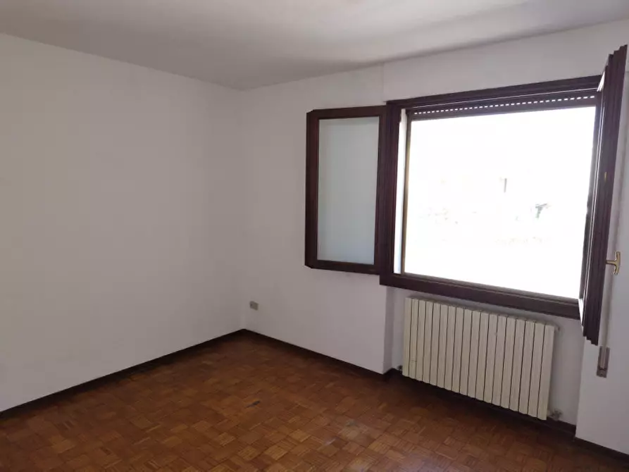 Immagine 7 di Appartamento in vendita  in Via Enrico Fermi a Due Carrare