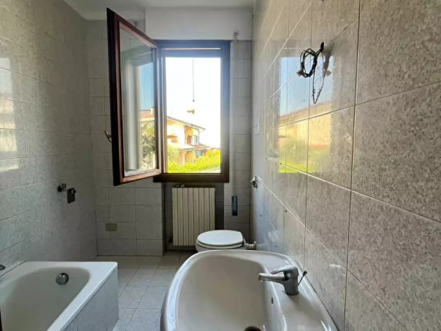 Immagine 13 di Appartamento in vendita  in Via Enrico Fermi a Due Carrare