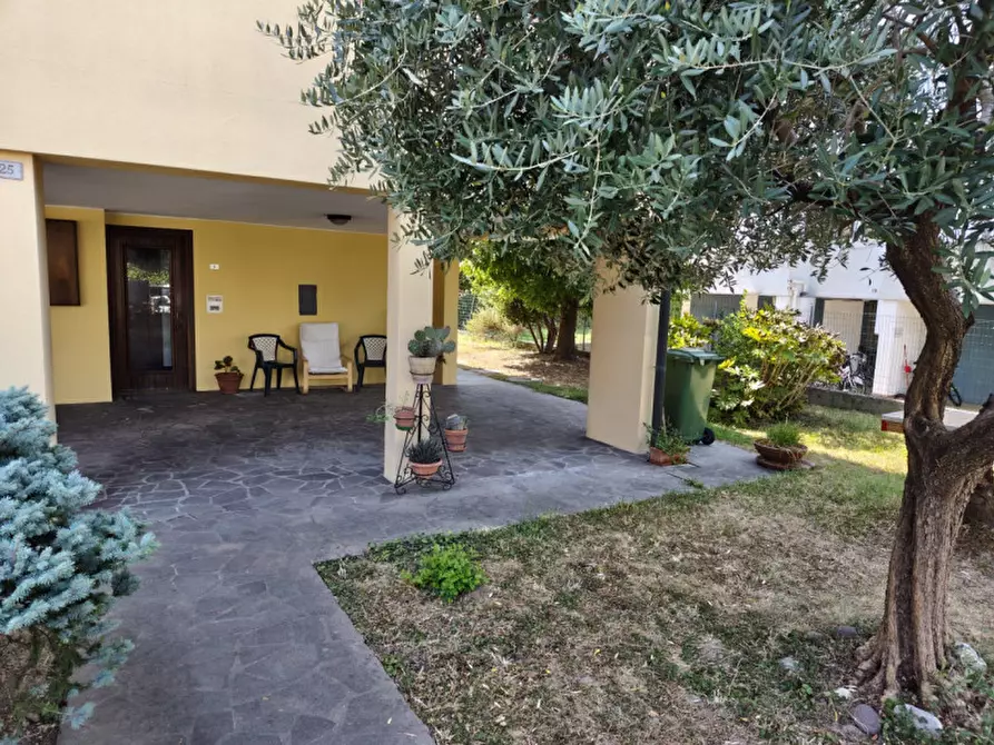 Immagine 18 di Appartamento in vendita  in Via Enrico Fermi a Due Carrare