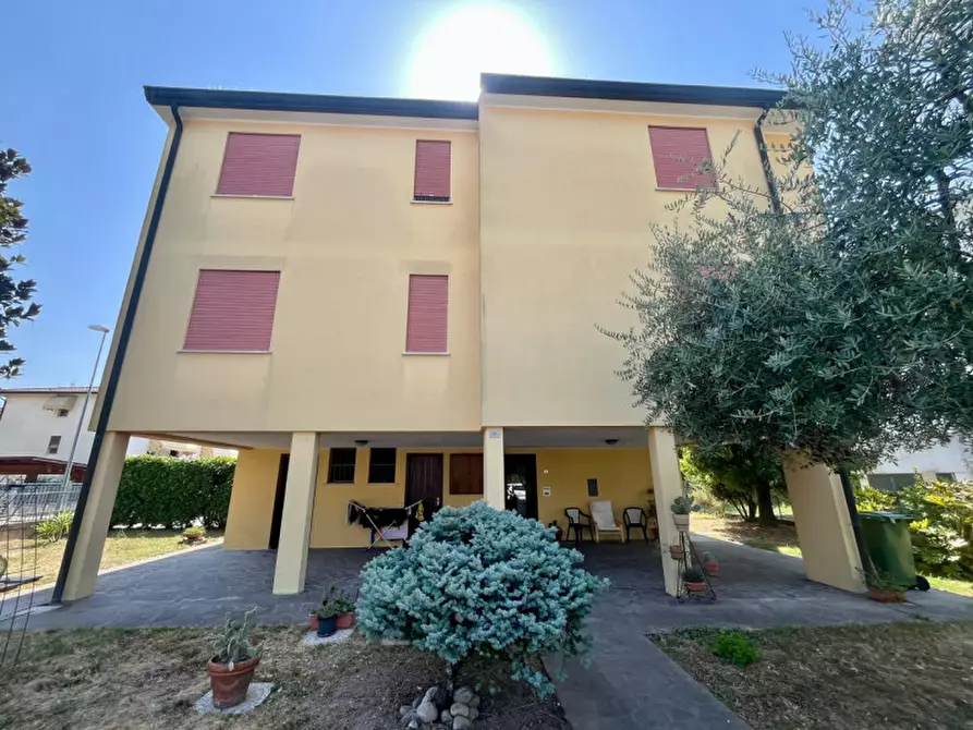 Immagine 26 di Appartamento in vendita  in Via Enrico Fermi a Due Carrare
