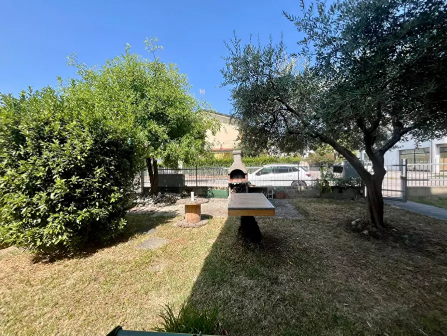 Immagine 28 di Appartamento in vendita  in Via Enrico Fermi a Due Carrare