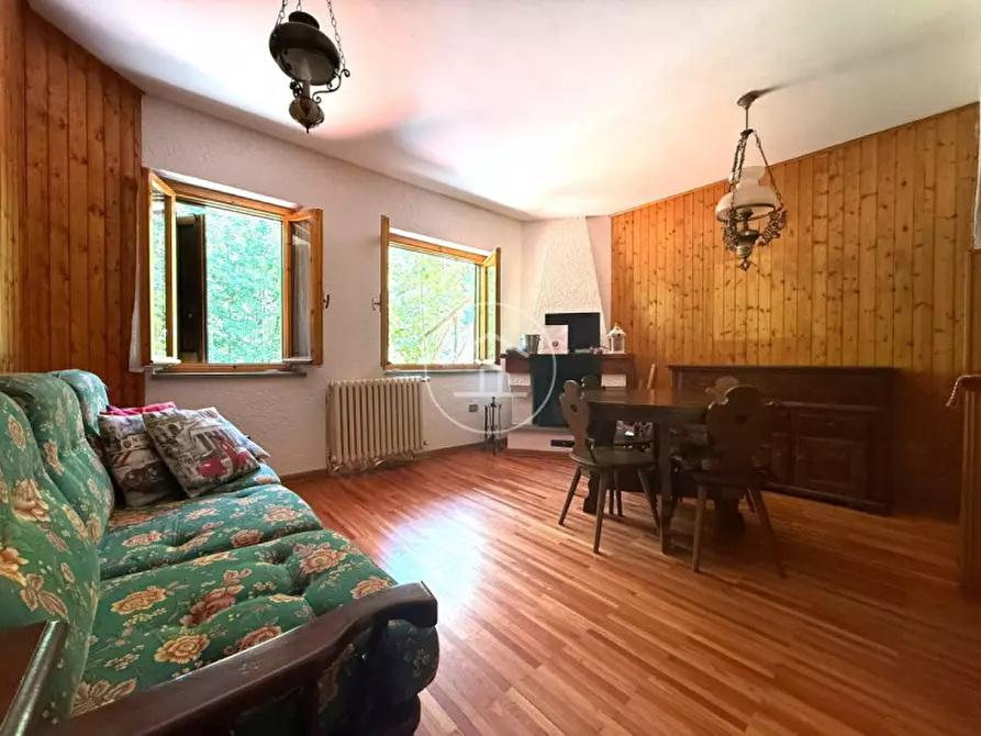 Immagine 2 di Appartamento in vendita  in Via Petrucci a Abetone Cutigliano