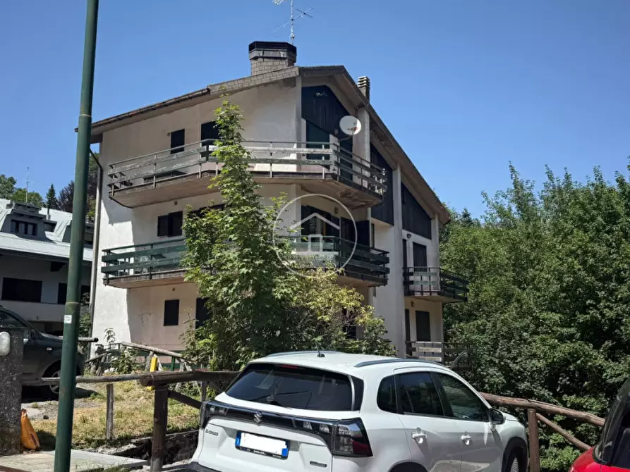 Immagine 10 di Appartamento in vendita  in Via Petrucci a Abetone Cutigliano