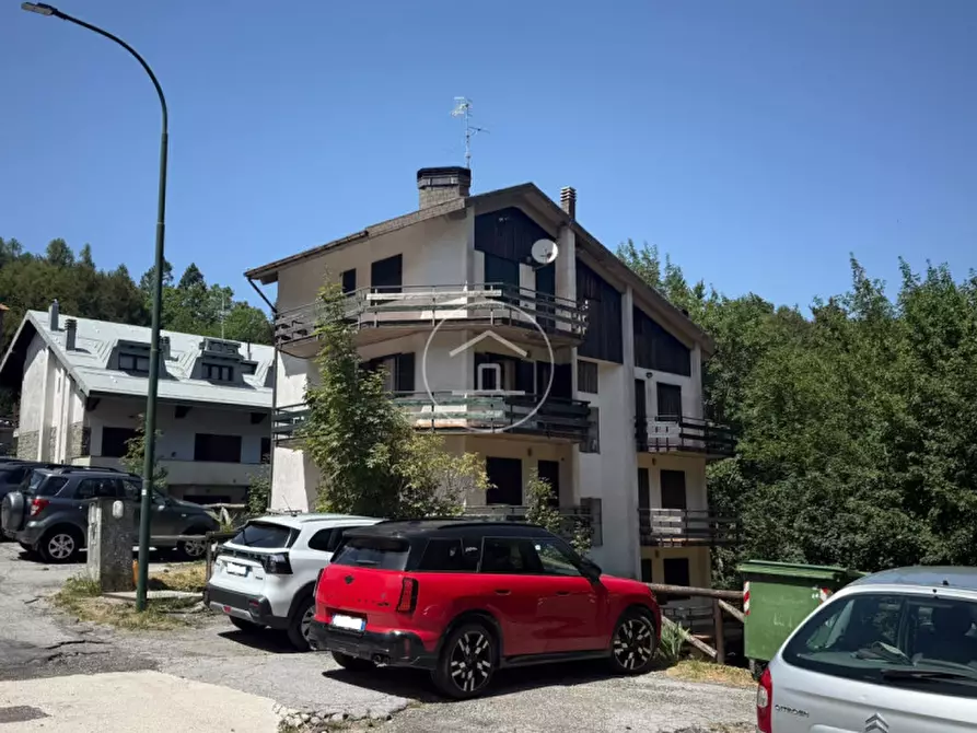 Immagine 11 di Appartamento in vendita  in Via Petrucci a Abetone Cutigliano