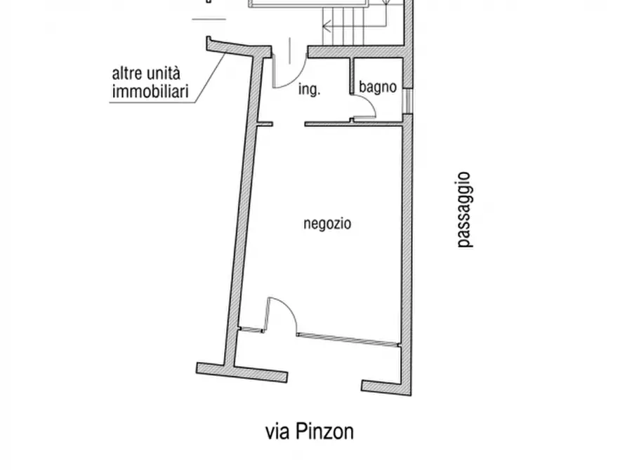 Immagine 2 di Negozio in vendita  in Via Pinzon a Badia Polesine