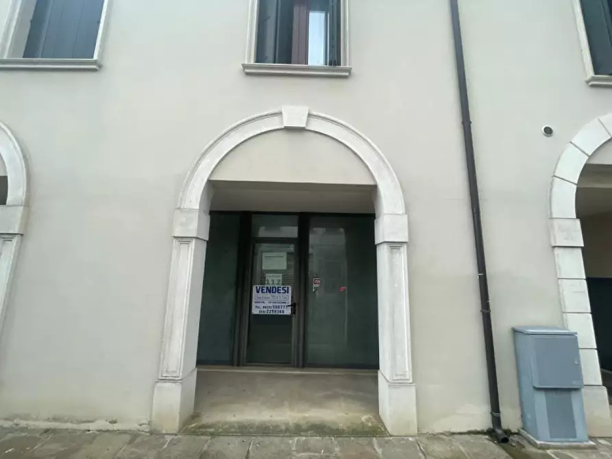 Immagine 3 di Negozio in vendita  in Via Pinzon a Badia Polesine