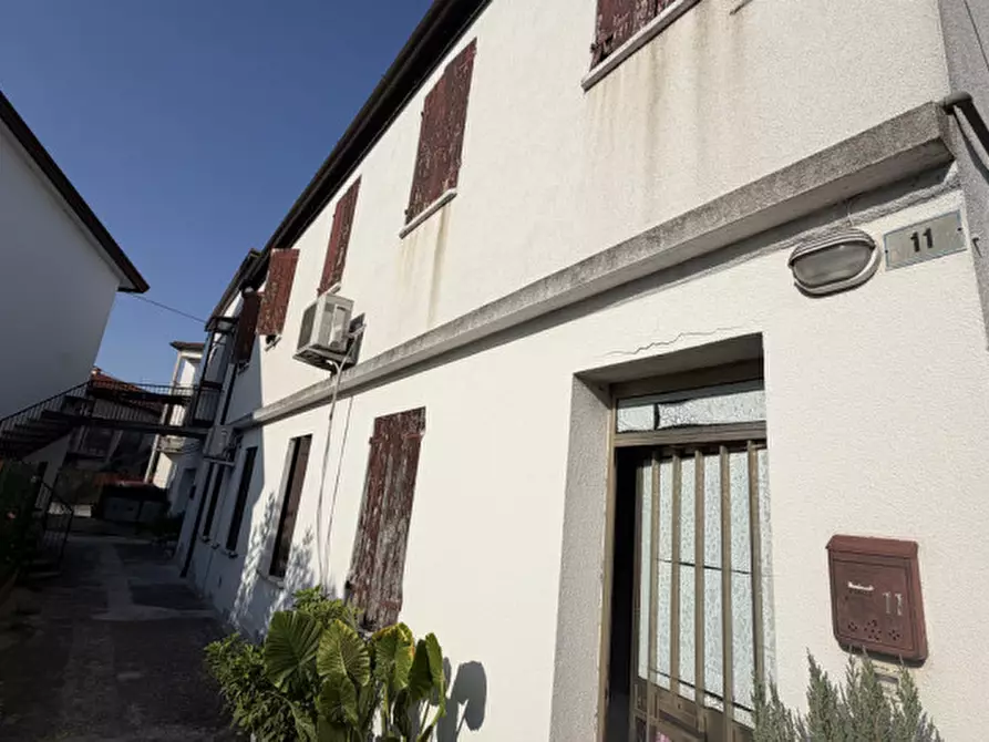 Immagine 1 di Villetta a schiera in vendita  in Albignasego Vicolo Meucci 11 a Albignasego
