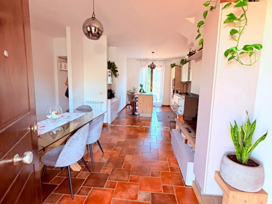 Immagine 2 di Casa trifamiliare in vendita  in via frascati a Rocca Di Papa