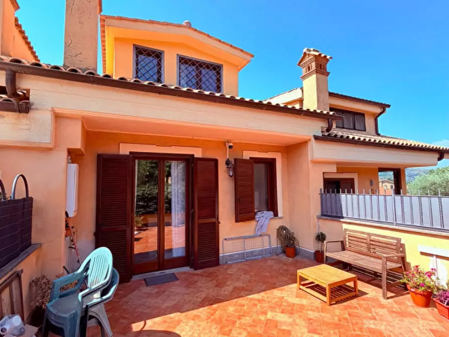 Immagine 7 di Casa trifamiliare in vendita  in via frascati a Rocca Di Papa