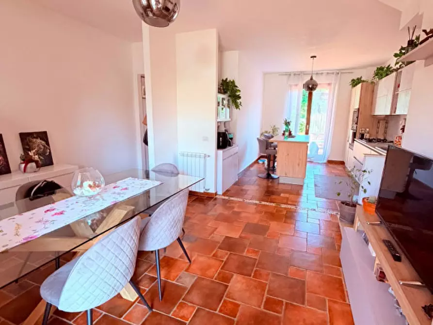 Immagine 11 di Casa trifamiliare in vendita  in via frascati a Rocca Di Papa