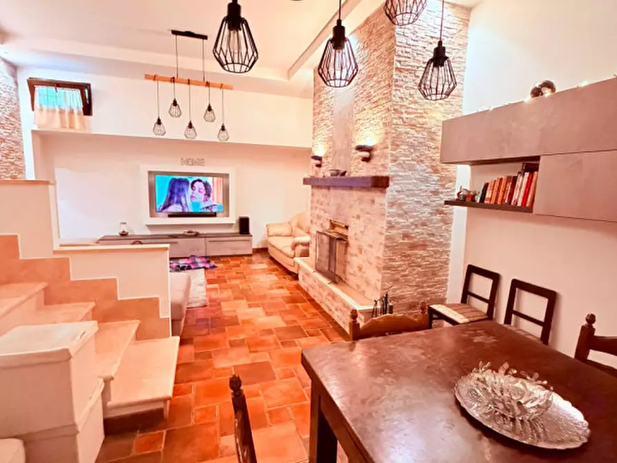 Immagine 22 di Casa trifamiliare in vendita  in via frascati a Rocca Di Papa