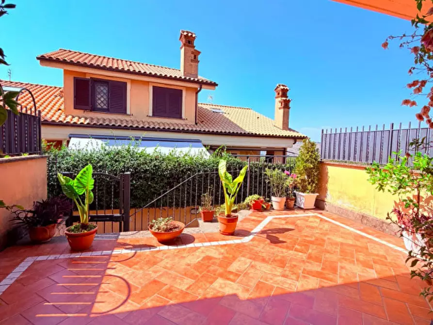 Immagine 47 di Casa trifamiliare in vendita  in via frascati a Rocca Di Papa