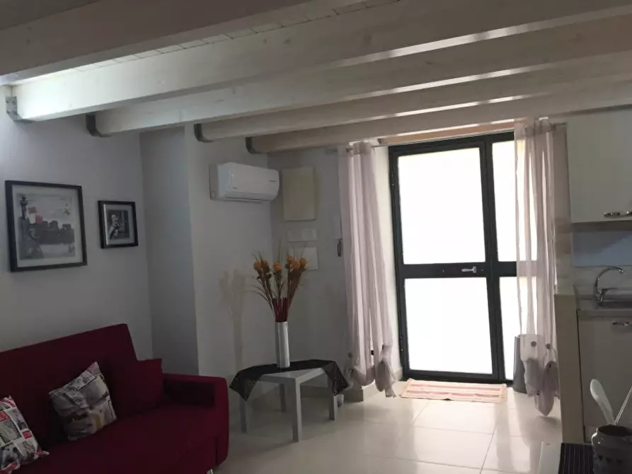 Immagine 1 di Appartamento in affitto  in Corso Meridionale 37 a Napoli