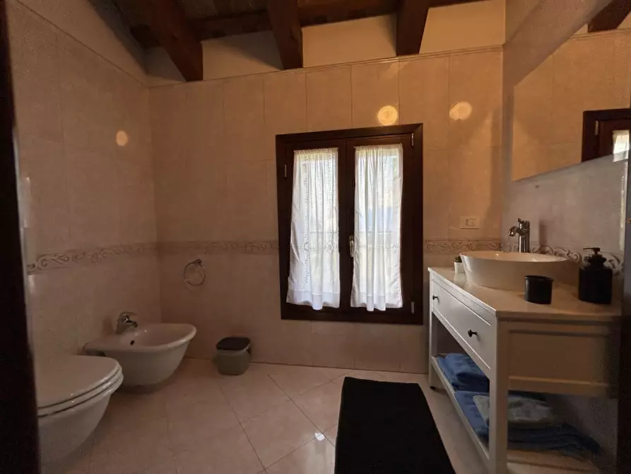 Immagine 19 di Appartamento in vendita  in Via Pionara a Venezia
