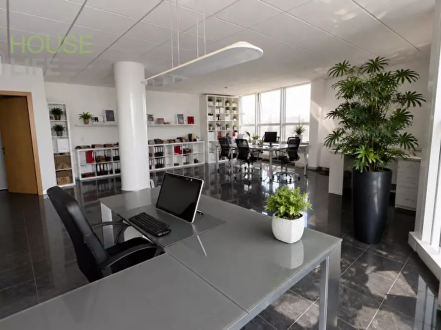 Immagine 2 di Ufficio in affitto  in Viale dell'Industria a Schio