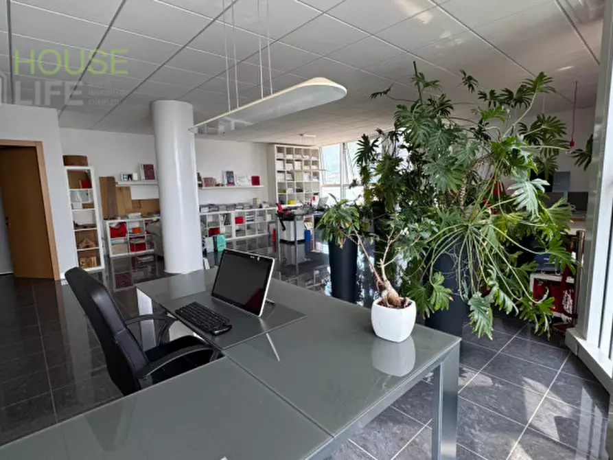 Immagine 4 di Ufficio in affitto  in Viale dell'Industria a Schio
