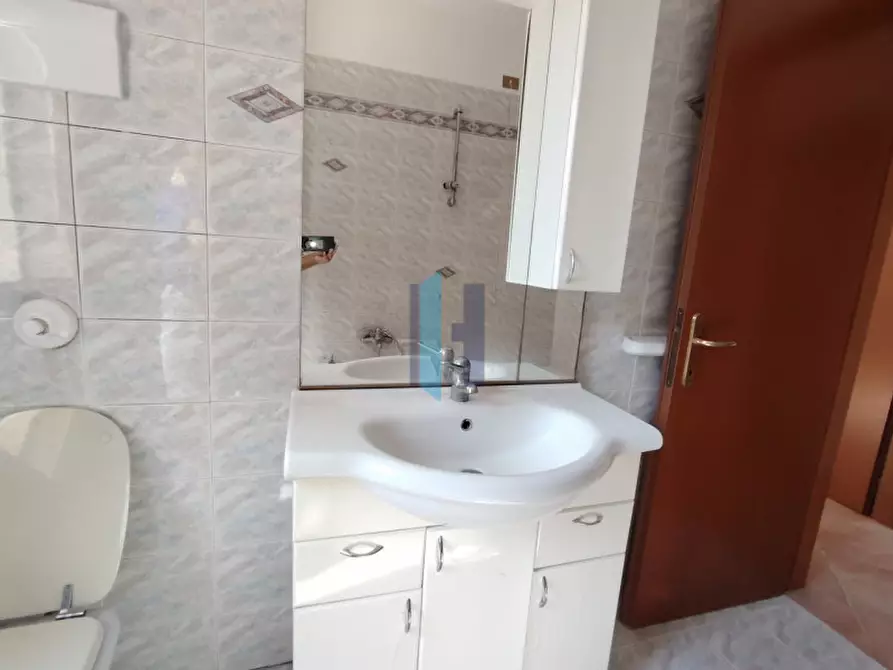 Immagine 17 di Appartamento in vendita  a Rovato