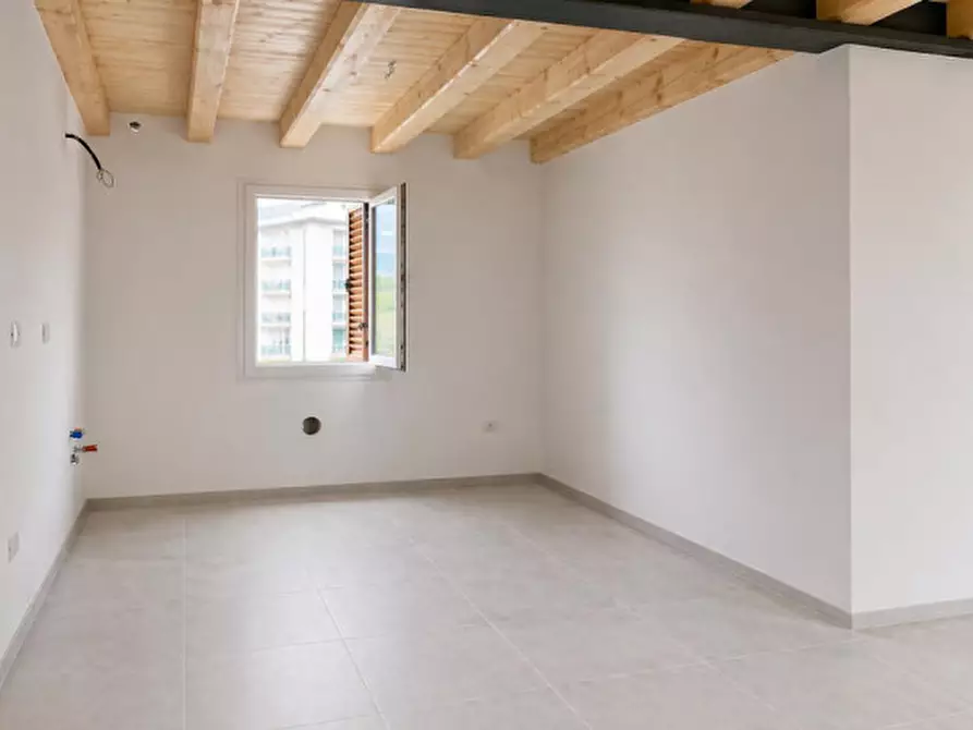 Immagine 3 di Appartamento in vendita  in VIA FACCIN a Schio