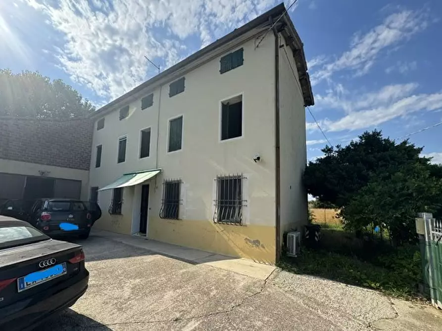 Immagine 1 di Rustico / casale in vendita  a Rovolon