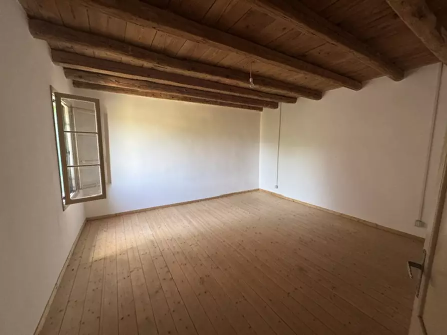 Immagine 11 di Rustico / casale in vendita  a Rovolon