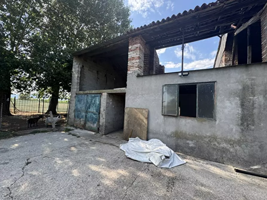 Immagine 17 di Rustico / casale in vendita  a Rovolon