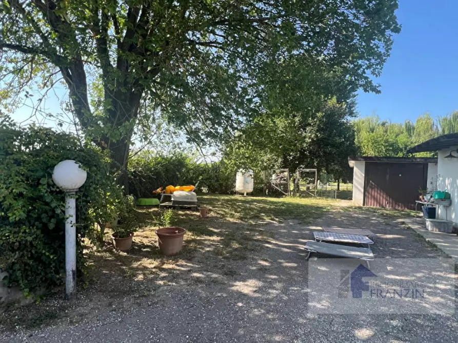 Immagine 10 di Villetta a schiera in vendita  in VIA PER MEOLO 11 a Roncade