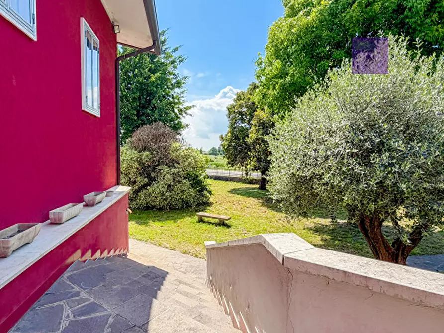 Immagine 17 di Villa in vendita  a Granze